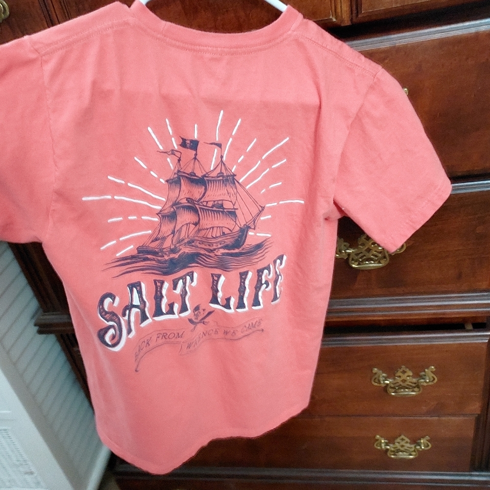 Salt Life coral color tshirt. Size small.
